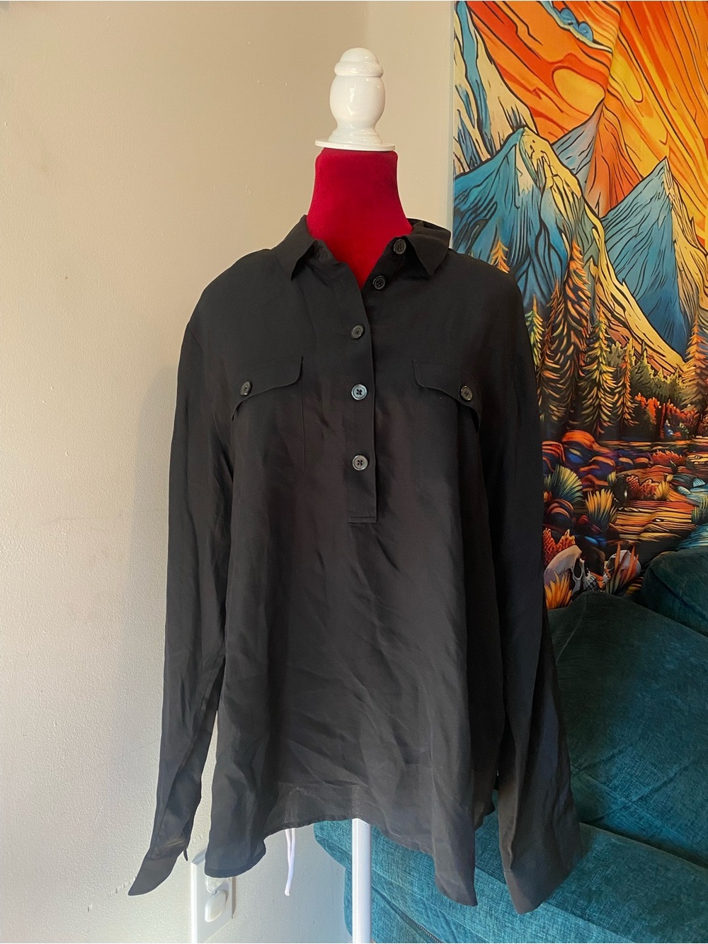 Banana Republic Black Long-Sleeve Button Placket Blouse 100% Silk